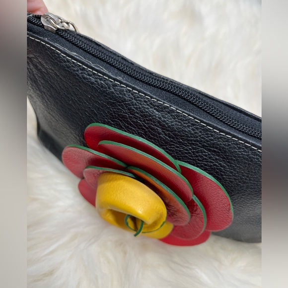 Unbranded Vegan Leather W/ 3D Flower Zippy Wristlet/ Pouch - Picture 13 of 14
